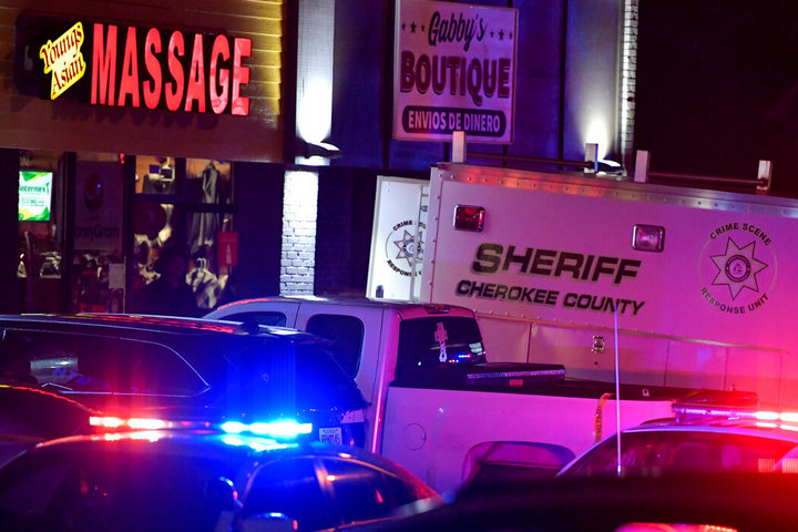 纽约时报双语：亚特兰大按摩院枪击案：八人死亡，六人为亚裔