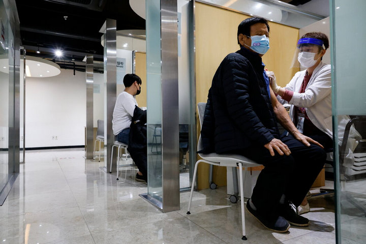 纽约时报双语：韩国的流感疫苗恐慌为世界提供了哪些经验