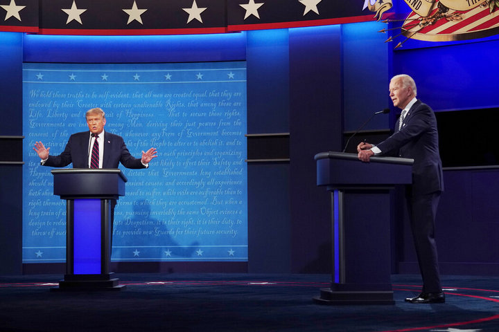 纽约时报双语：美国大选首场辩论：特朗普和拜登的言语互殴战