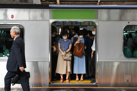 纽约时报双语：安倍曾承诺帮助日本女性“发光”，她们仍在等待