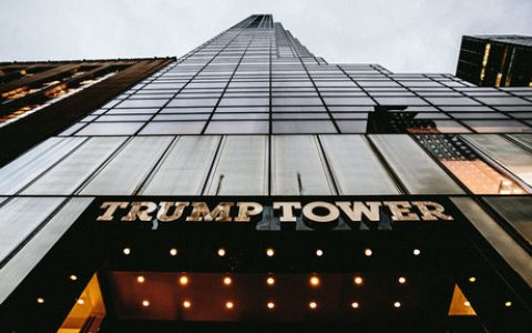 纽约时报双语：特朗普税单再揭秘：超十年未纳税，2017年缴税750美元